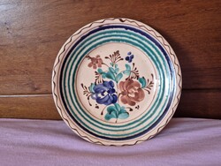 Népi kerámia falitányér, falidísz festett virág mintás