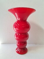 Különleges formájú retro, art glass, mid century üveg díszváza, vintage piros váza, NAGY MÉRETŰ