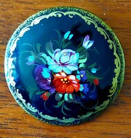 Bross , melltű.