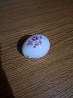 Hollóházi porcelán virág mintás tojás bonbonier. 7,3 cm. Hibátlan. Jelzett