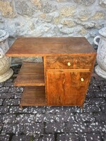 Art deco éjjeli szekrény.