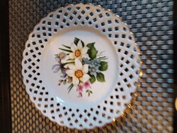 Gyönyörű áttört szélű Iris Cluj porcelán dísztányér ​Eladó egy 20 cm-es, hibátlan állapotú, ritka át