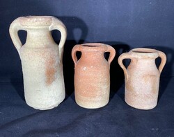 3 db XIX–XX. sz. fordulójáról származó Terrakotta “agyagedény”.