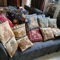 Maci díszpárna gobelin jellegü