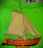 ÓRIÁS  EGYEDI - fából KÉZZEL készült BALATON VITORLÁS HAJÓ makett 58 X 50 X 14 cm a képek szerint