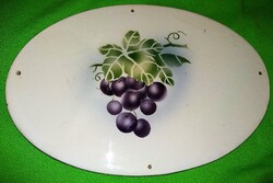 Régi jelzett szőlőfürtmintás ovális porcelán falikép falidísz falicsempe 19,5 x 15 cm képek szerint