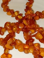 Borostyán nyaklánc 90 cm hosszú