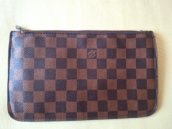 Louis Vuitton táska, nesszeszer, jelzett