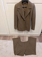 Magyar termék, ROZALIN női XS-S-es barna vékony nadrágkosztüm, üzleti kosztüm, üzleti outfit