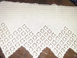 Gyönyörű horgolt vitrázs függöny