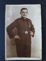 Cseh katona portréja kitüntetéssel – Foto Mráz, Praha – 1933