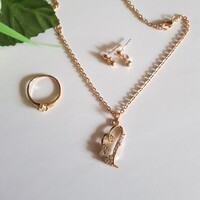 Strasszköves, szív díszes Ékszerszett – nyaklánc, fülbevaló, gyűrű