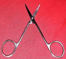 Régi MINŐSÉGI ACÉL manikűrös ÍVES fejű bőrvágő olló 10 cm hosszú a képek szerint