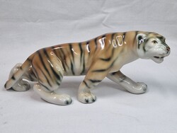 Gyönyörű festésű ritka jelzett Royal Dux porcelán tigris figura hibátlan állapotban 19 cm. hosszú