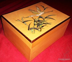 Gyönyörű keleti lakkfa kézzel festett DARUMADARAS FEDELES dísz doboz 15 x 12 x 7 cm képek szerint