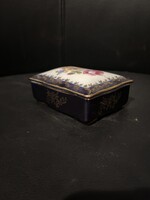 Kobaltkék-arany, virágcsokros fedeles porcelán bonbonier / ékszertartó, feltehetően német gyártás,