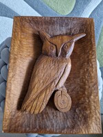 Fa falikép, a 30x23,5x4cm fa táblából kézzel faragott vintage bagoly
