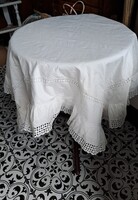 Régi nagyméretű párnahuzat hímzett szélű