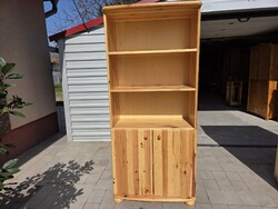 Eladó egy 2 ajtos , polcos CLAUDIA FENYŐ SZEKRÉNY.