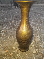 Indiai kézzel vésett réz váza jelzett