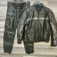 Cafe Racer motoros bőrdzseki, Akito Mercury Plus motoros bőrnadrág 44 (XL-es szett)