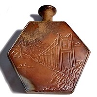 Régi, hatszögletű kerámia butella, dombornyomott. 18 cm magas, 15 cm széles
