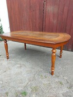 Intarziás dohányzóasztal enyhén sérült