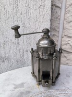 Ritkaság, Antik kàvédaràló ,Mini kis méretben bors cukor daràló, 1 adag ,Art Deco Szecessziós