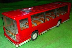 1970.cca. Vintage BISON lendkerekes fém lemez - bakelit piros városi busz autó 22 cm a képek szerint