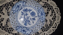 Meissen- antik jelzés áttört peremű süteményes / desszertes kistány ér- átmérője 15 cm- szép állapot