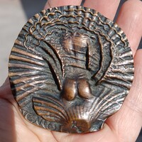 Rácz Edit: Vénusz bronz plakett – Munkácsy-díjas szobrászművész alkotása – Szignózott