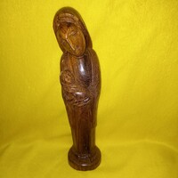 Madonna a gyermekkel.  Népművészeti/modern fafaragás, fából faragott figura, szobor, vallási kegytár