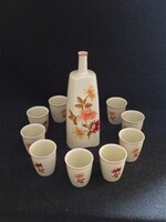 Hollóházi boros készlet, palackkal és 10db pohárral. Szép állapot!