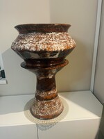 Magda Szemlér's huge flowerpot