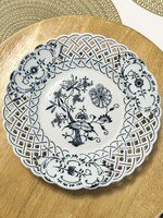 Meisseni hagyma mintás áttört porcelán tányér