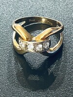 18 k arany íves cirkónia köves gyűrű