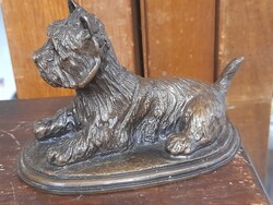 Tömör Bronz Jelzett,Fekvő West Highland White Teriér Kutya Figurális Kisplasztika,Szobor.