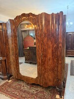 Chippendale szekrény