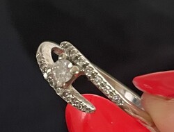 14 karátos fehér arany briliáns gyűrű