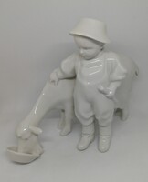 Zsolnay porcelán kecskét itató fiú!