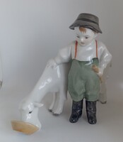 Zsolnay porcelán Kecskét itató fiú!