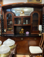 Antik exkluzív nagy tálalószekrény