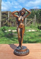 Akt bronz szobor