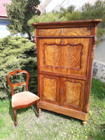 Biedermeier szekreter.