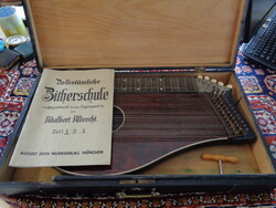 Cca 1920 Stájer citera (zither), egy hagyományos európai pengetős hangszer.