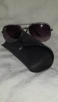 Ray Ban napszemüveg tokjával    S
