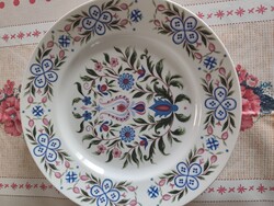 Hollóházi fali tányér.