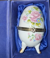 Faberge jellegű tojás