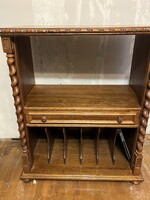 Hi-fi vagy TV tartó állvány koloniál stílusu