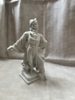 Herendi porcelán figura, táncoló juhász, 29 cm (fehér)